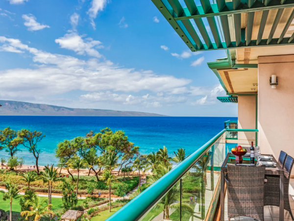 Luxurious 7-Bedroom Oceanfront Retreat in Maui